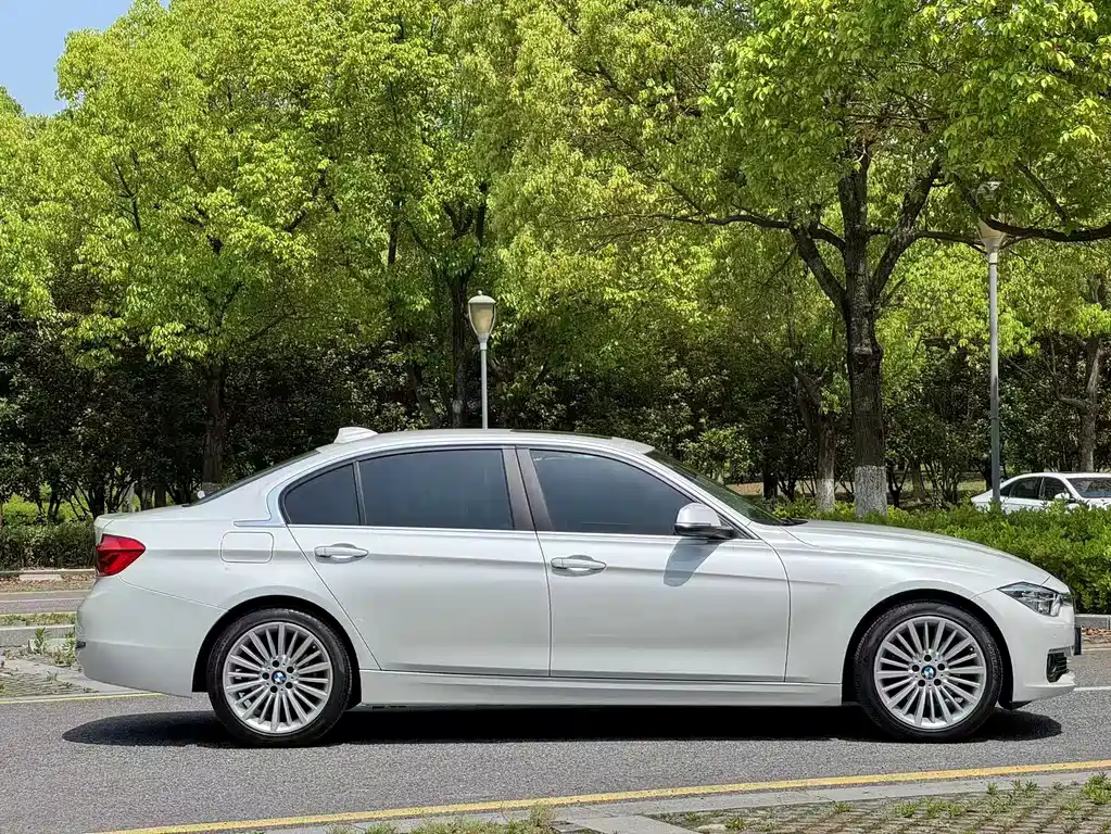 BMW 3 Series 2018 — фото 3