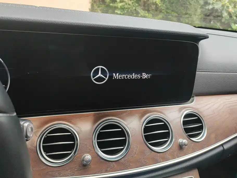 Mercedes-Benz E-Class 2020 — фото 13