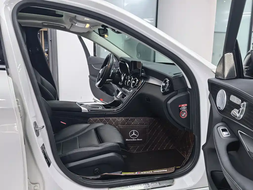 Mercedes-Benz C-Class 2021