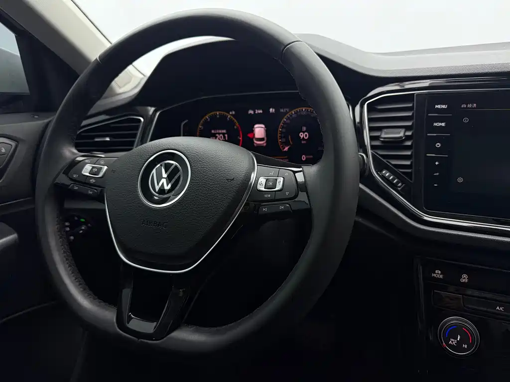 Volkswagen T-Roc 2021 — фото 10