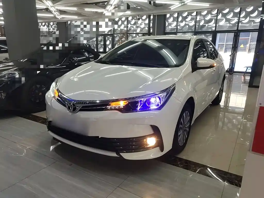 Toyota Corolla 2018 — фото 2