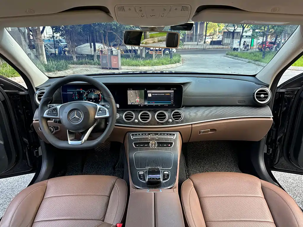 Mercedes-Benz E-Class 2018 — фото 14