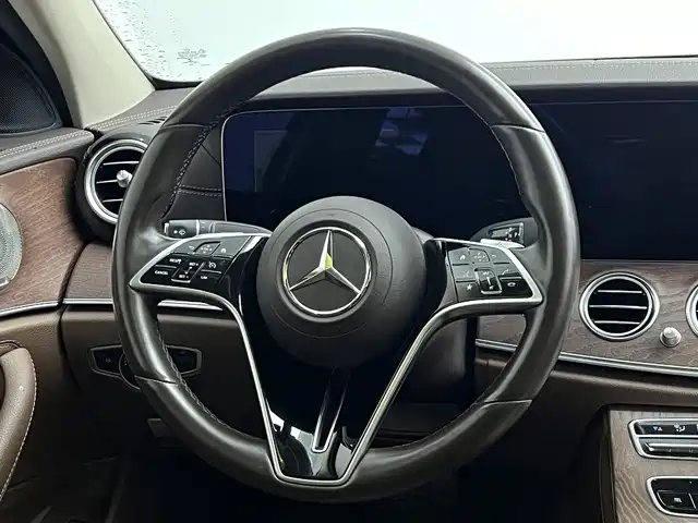 Mercedes-Benz E-Class 2022 — фото 14