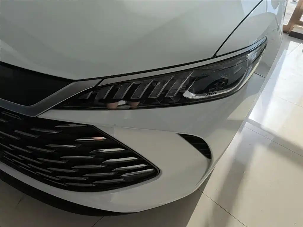 BYD Qin PLUS 2025 — фото 24