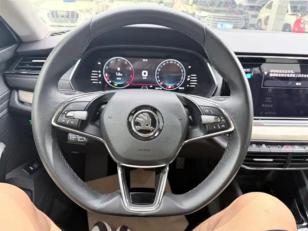 Skoda Octavia 2022 — фото 11