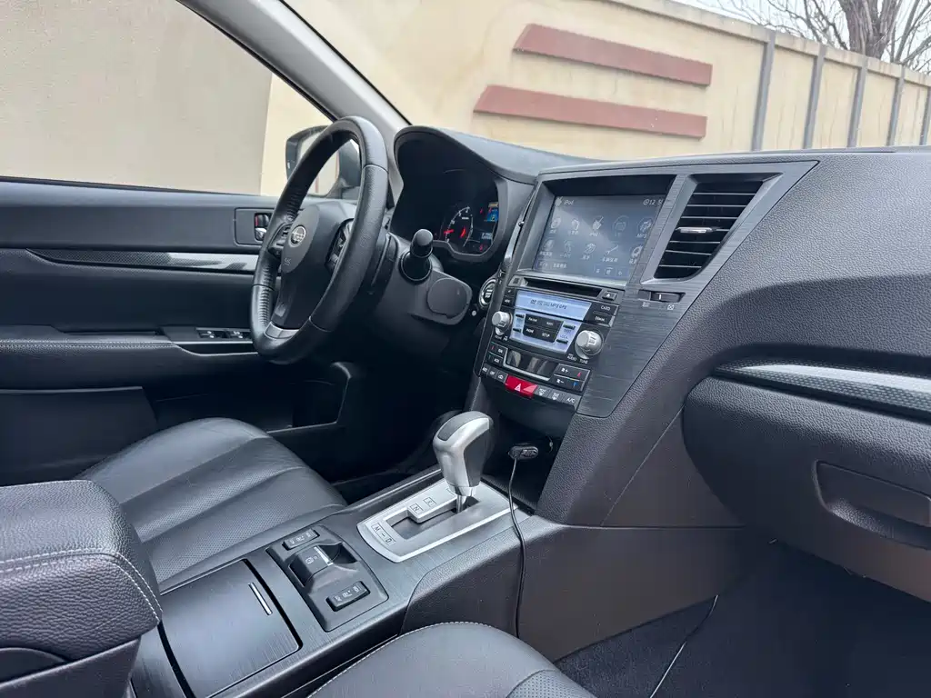 Subaru Outback 2013 — фото 19