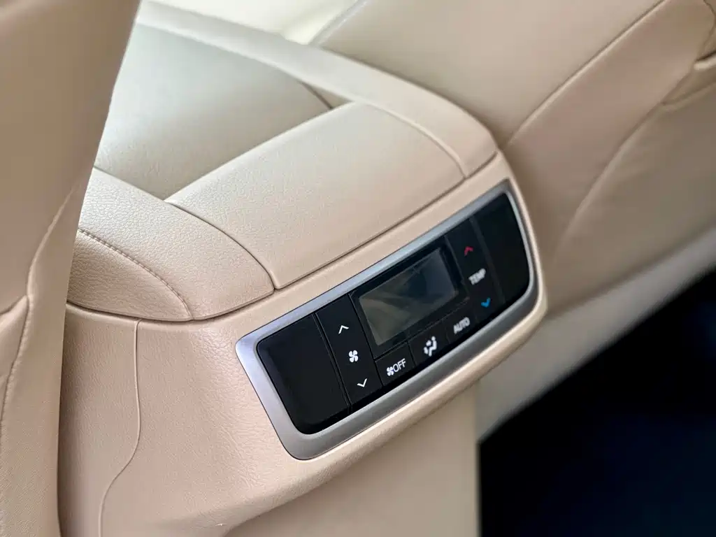 Toyota Highlander 2015 — фото 41