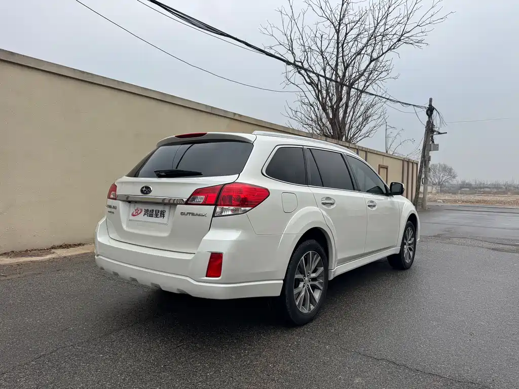 Subaru Outback 2013 — фото 4