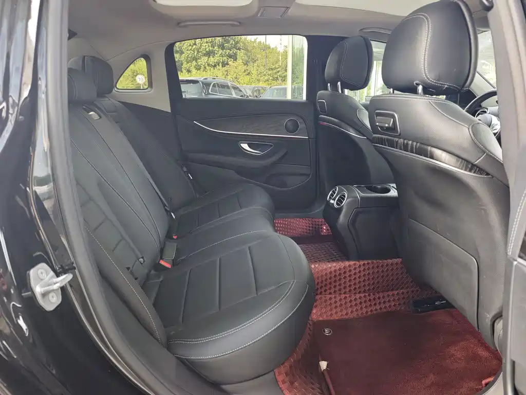 Mercedes-Benz E-Class 2020 — фото 18