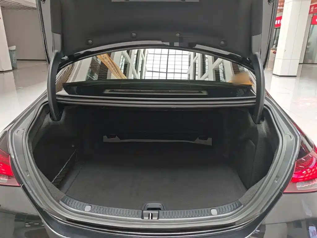 Mercedes-Benz E-Class 2022 — фото 19