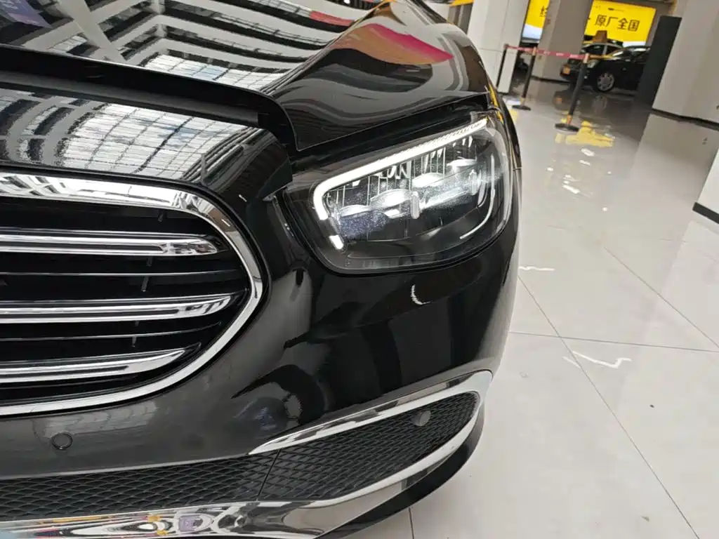 Mercedes-Benz E-Class 2022 — фото 24