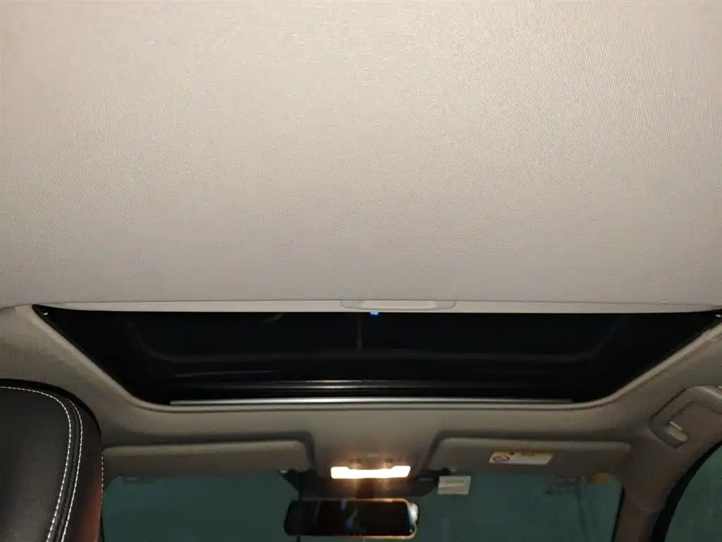 Toyota RAV4 2018 — фото 14