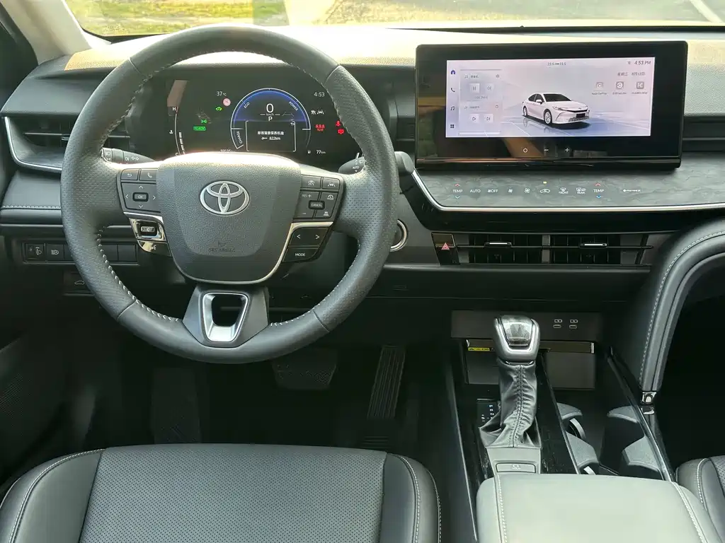 Toyota Camry 2024 — фото 11