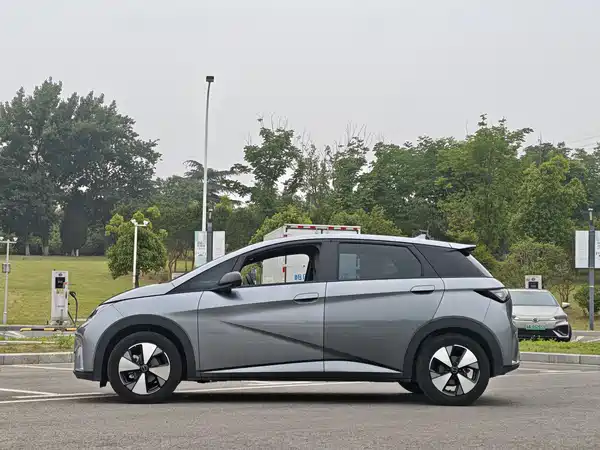 BYD Dolphin 2023