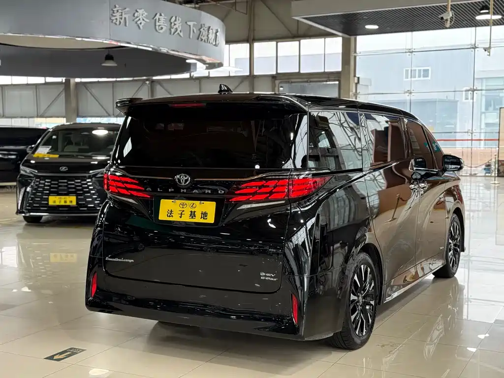 Toyota Alphard 2026 — фото 24