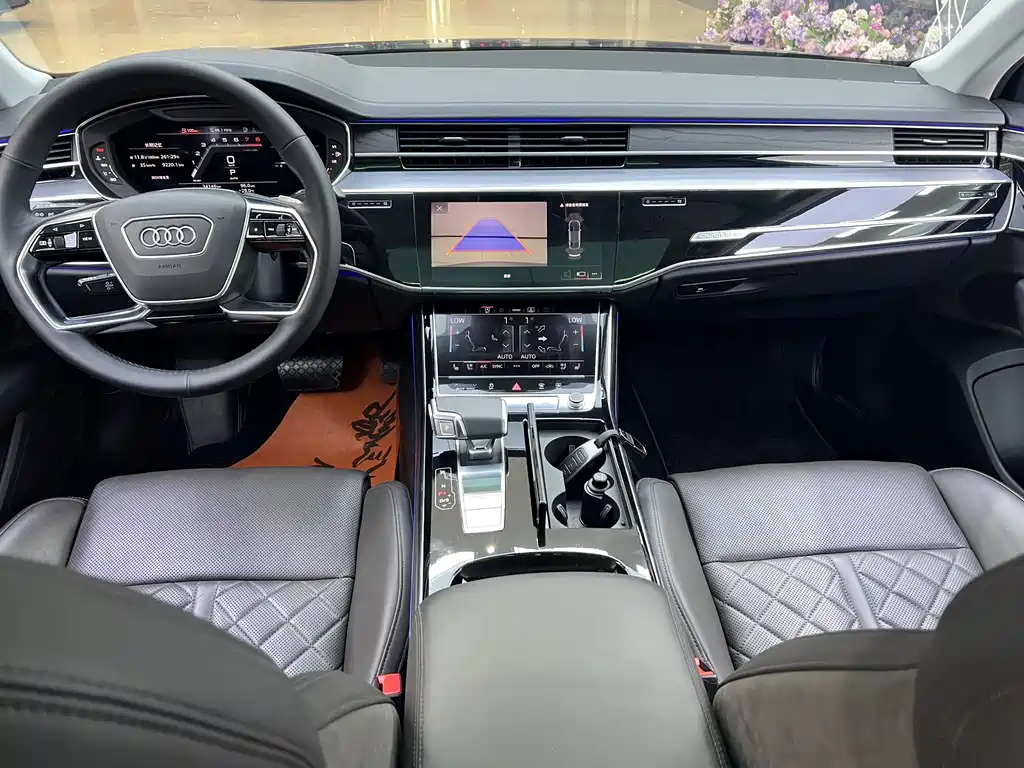 Audi A8 2022 — фото 23
