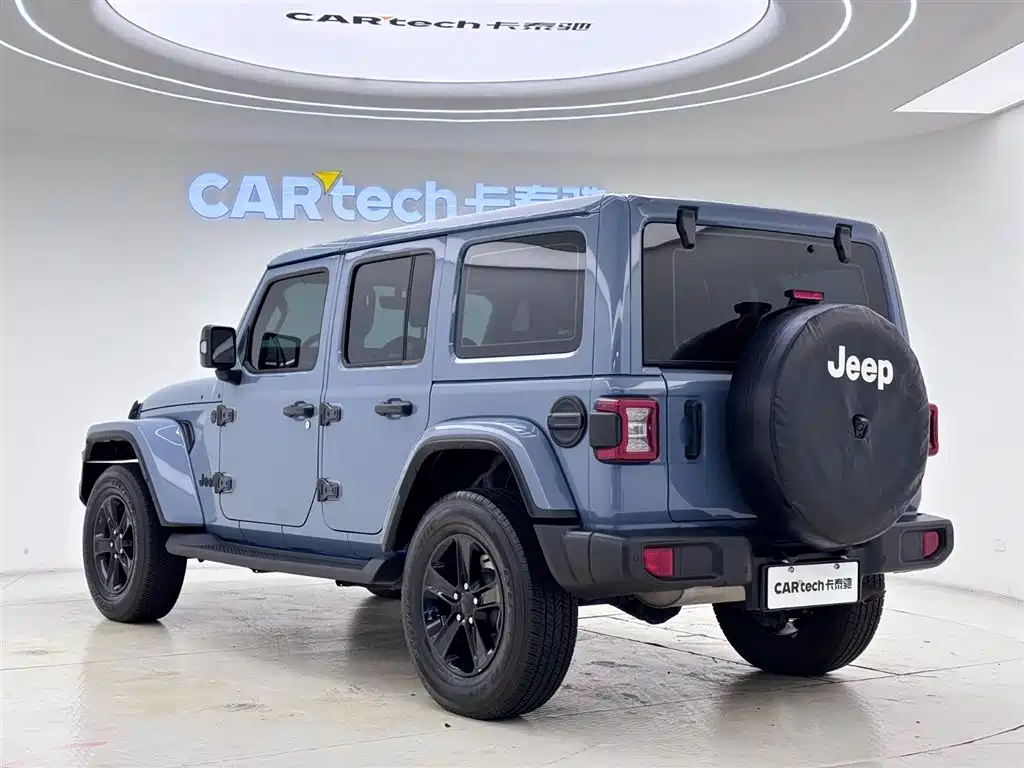 Jeep Wrangler 2023 — фото 13