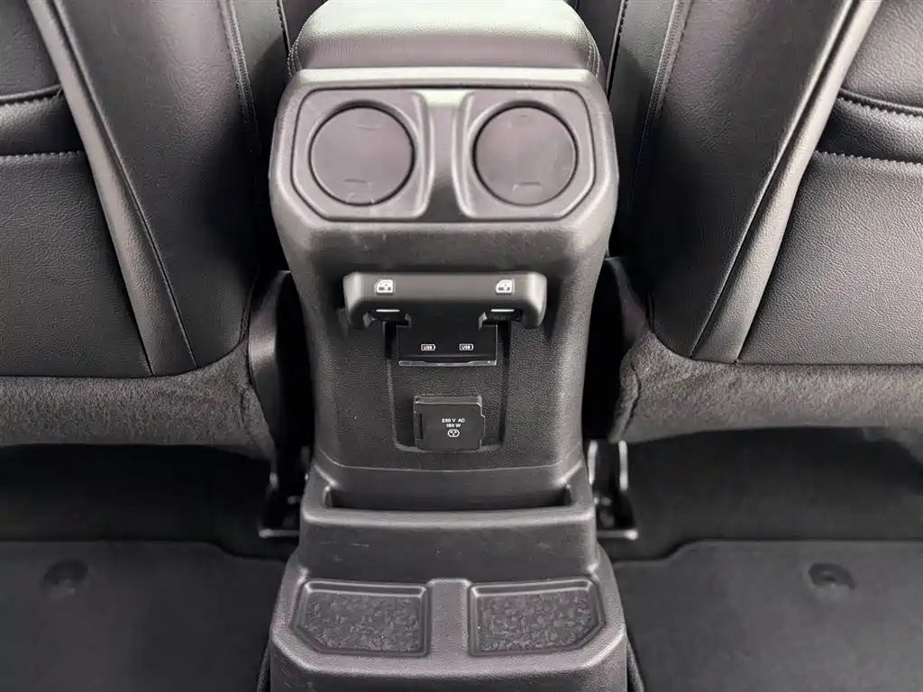 Jeep Wrangler 2023 — фото 25