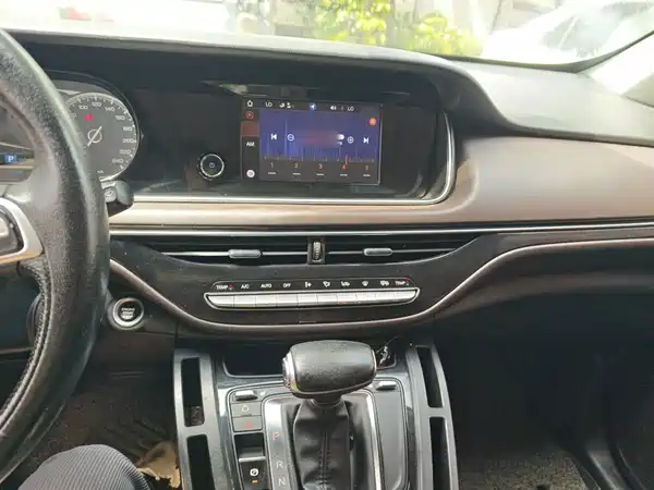 GAC Trumpchi M6 2020