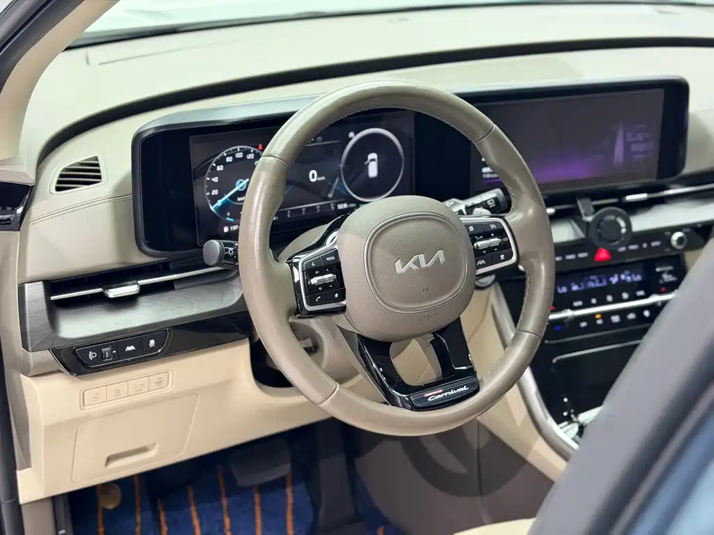 Kia Carnival 2022 — фото 10