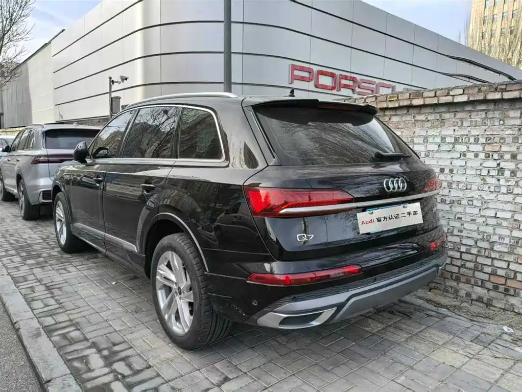 Audi Q7 2023 — фото 2