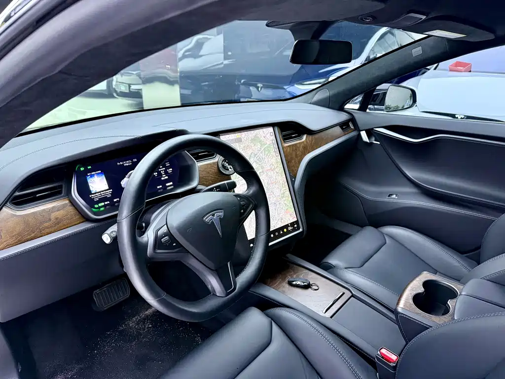 Tesla Model S 2018 — фото 4