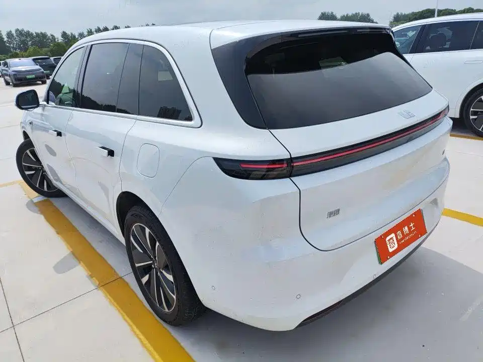 Li Auto Li L6 2025