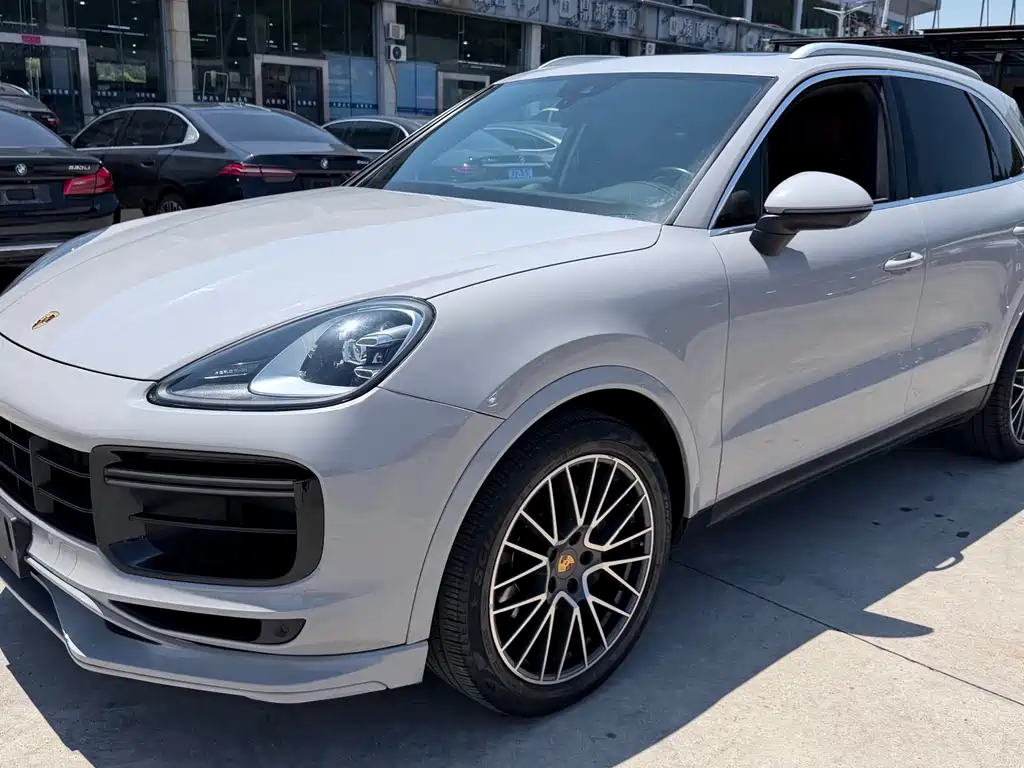 Porsche Cayenne 2020 — фото 1