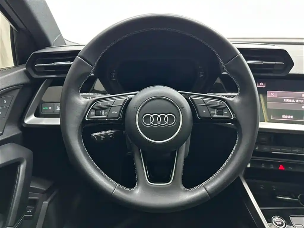 Audi A3 2023 — фото 10