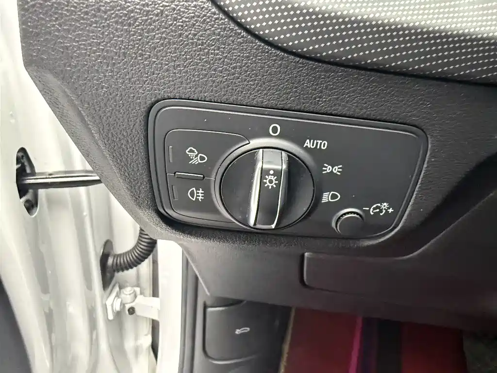 Audi Q2L 2023 — фото 10