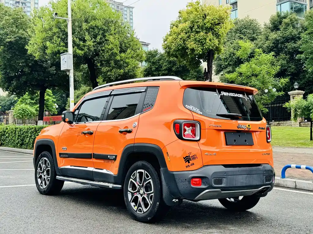 Jeep Renegade 2017 — фото 20