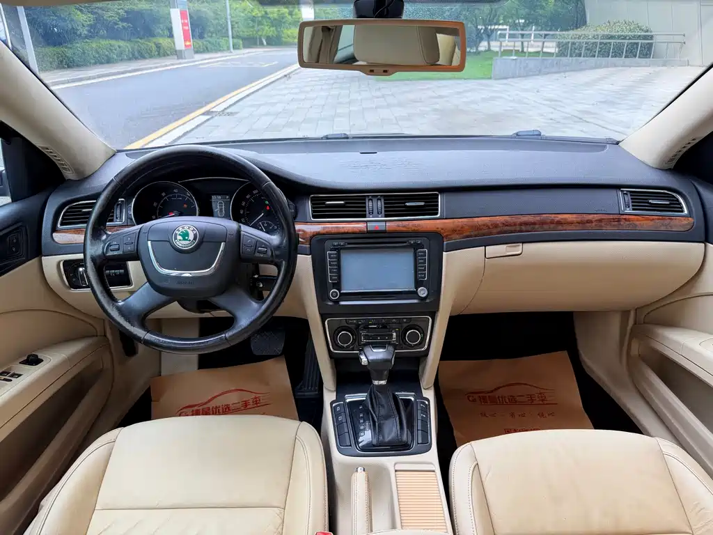 Skoda Superb 2013 — фото 12