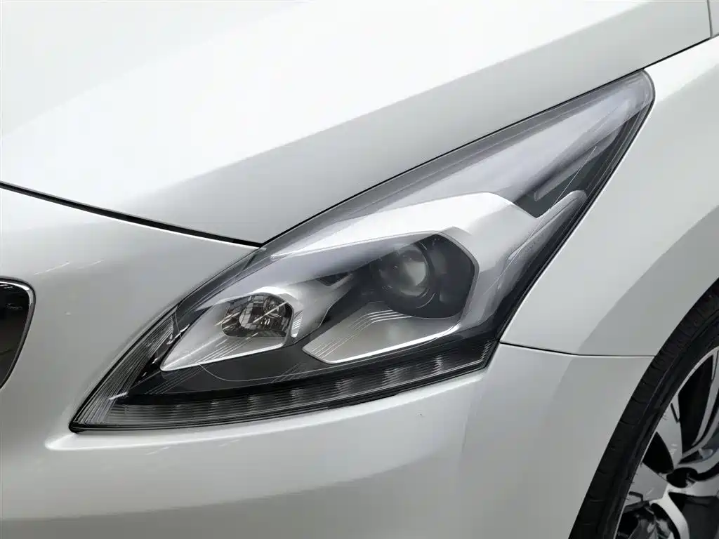 Peugeot 3008 2017 — фото 7
