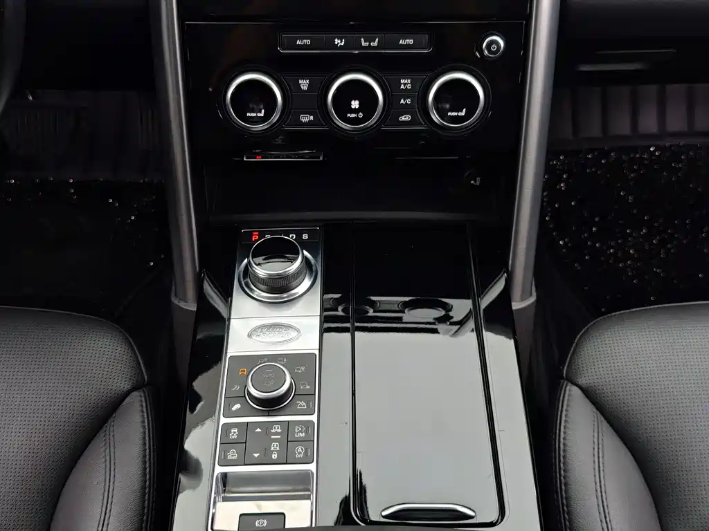 Land Rover Discovery 2020 — фото 10