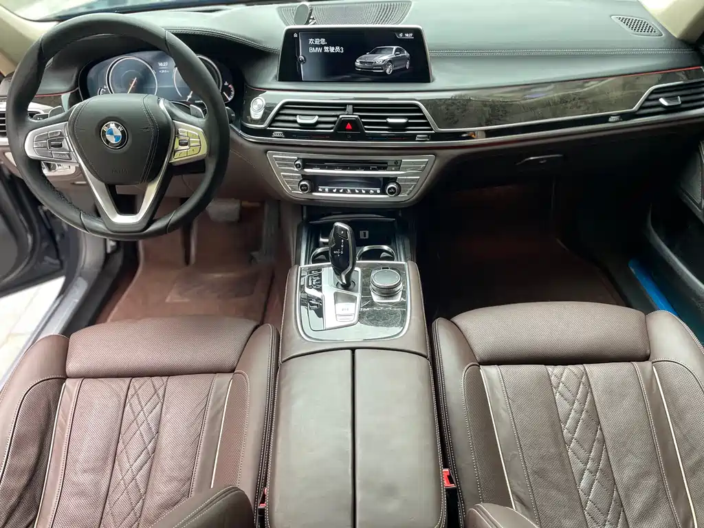 BMW 7 Series 2016 — фото 12