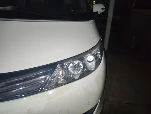 BYD M6 2015