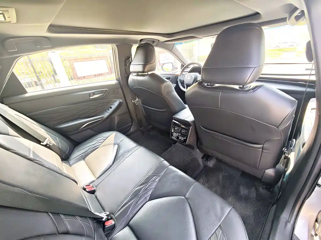 Toyota Avalon 2019 — фото 36