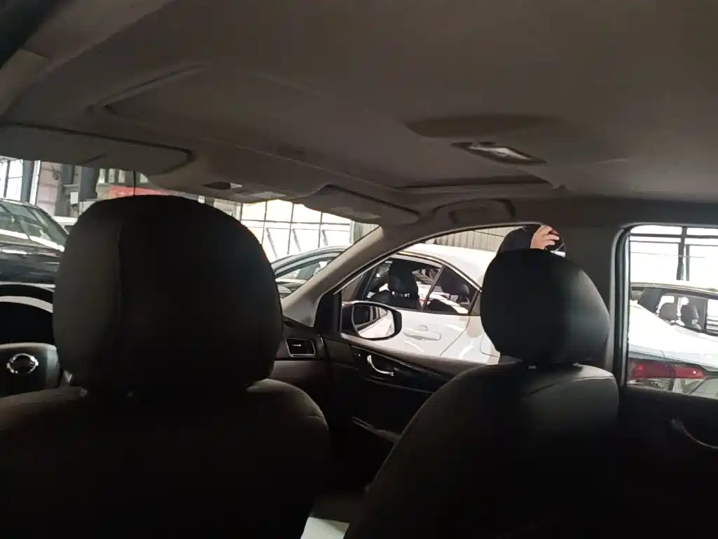Nissan Tiida 2018 — фото 18