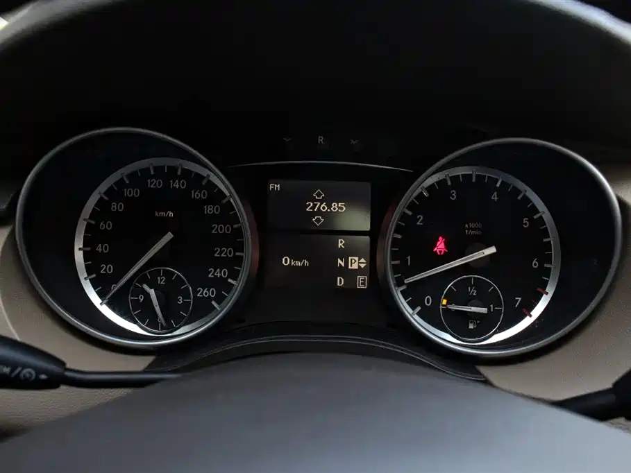 Mercedes-Benz R-Class 2014 — фото 16