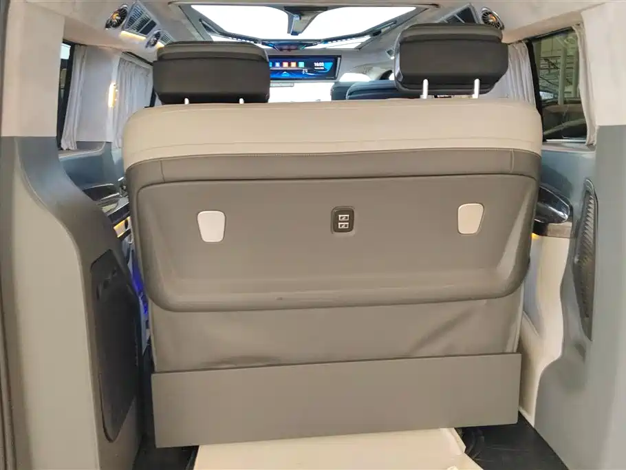 Ford Tourneo 2023 — фото 4
