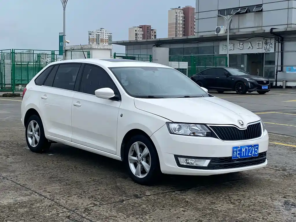 Skoda Rapid Spaceback 2014