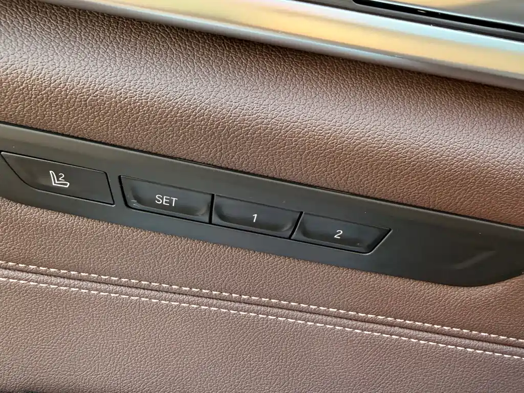 BMW 5 Series 2020 — фото 14