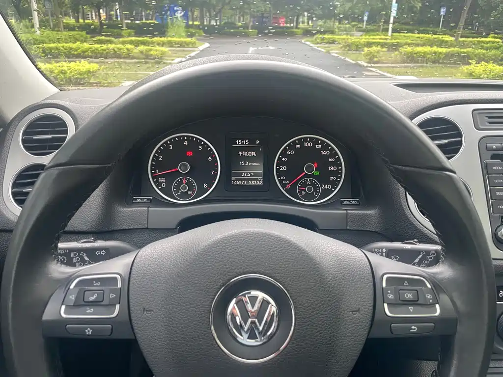 Volkswagen Tiguan 2015 — фото 15