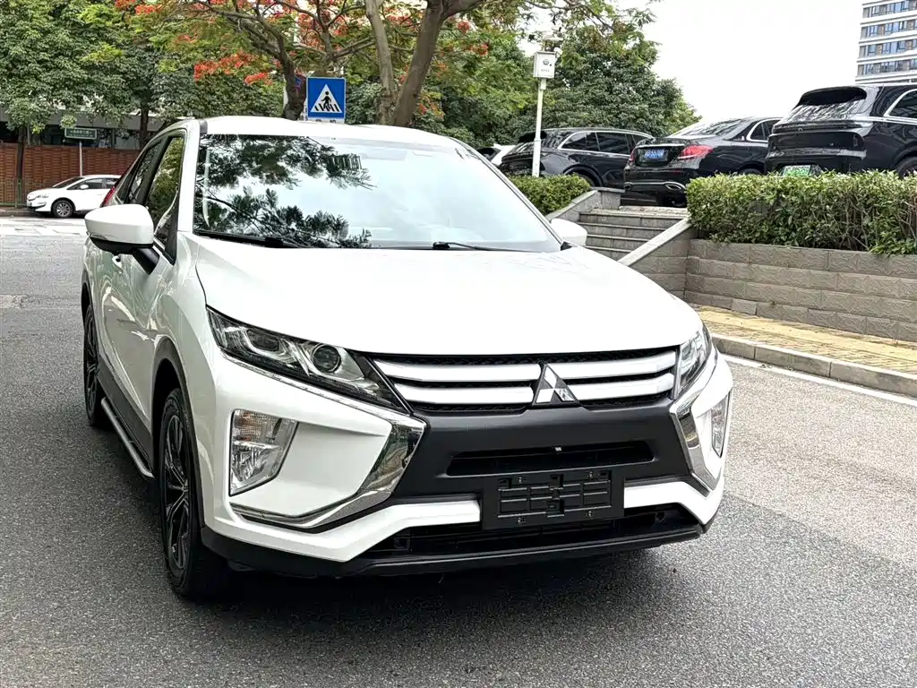 Mitsubishi Eclipse Cross 2019 — фото 3