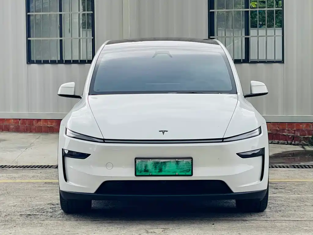Tesla Model Y L 2025 — фото 2
