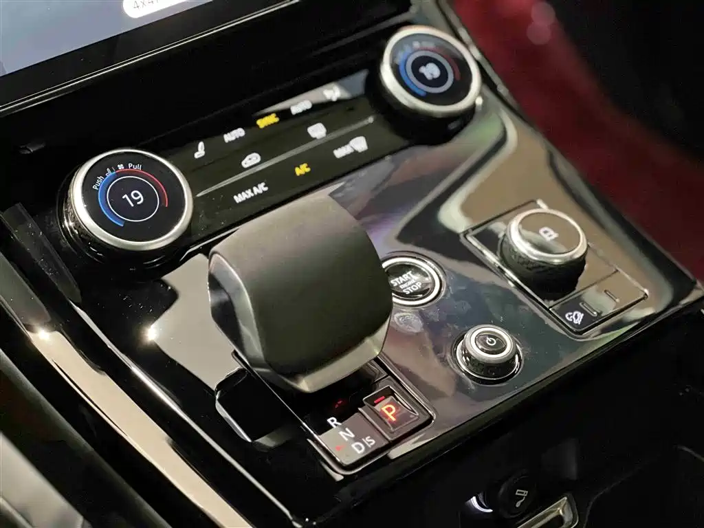 Land Rover Sport 2023 — фото 19