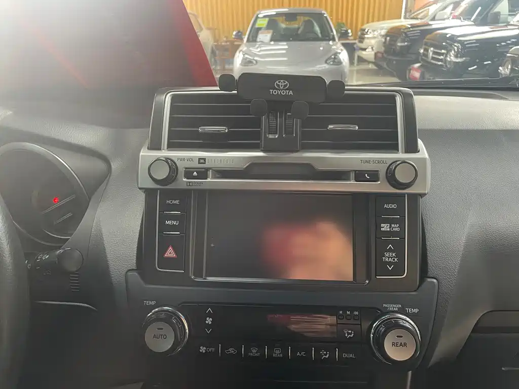 Toyota Prado 2016 — фото 18