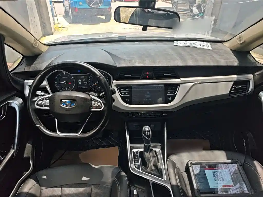 Geely Vision X3 2019 — фото 10