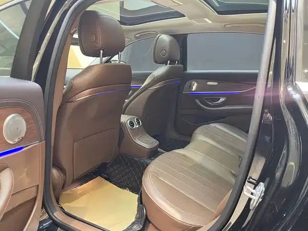 Mercedes-Benz E-Class 2022