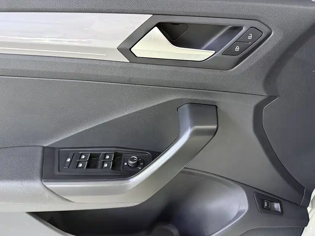 Volkswagen T-Roc 2022 — фото 18